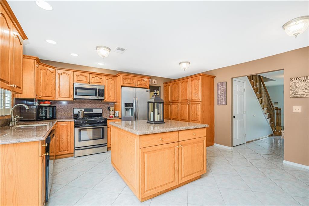 9 Prague Court Prince's Bay Staten Island NY 10309