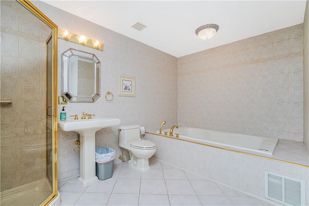 9 Prague Court Prince's Bay Staten Island NY 10309