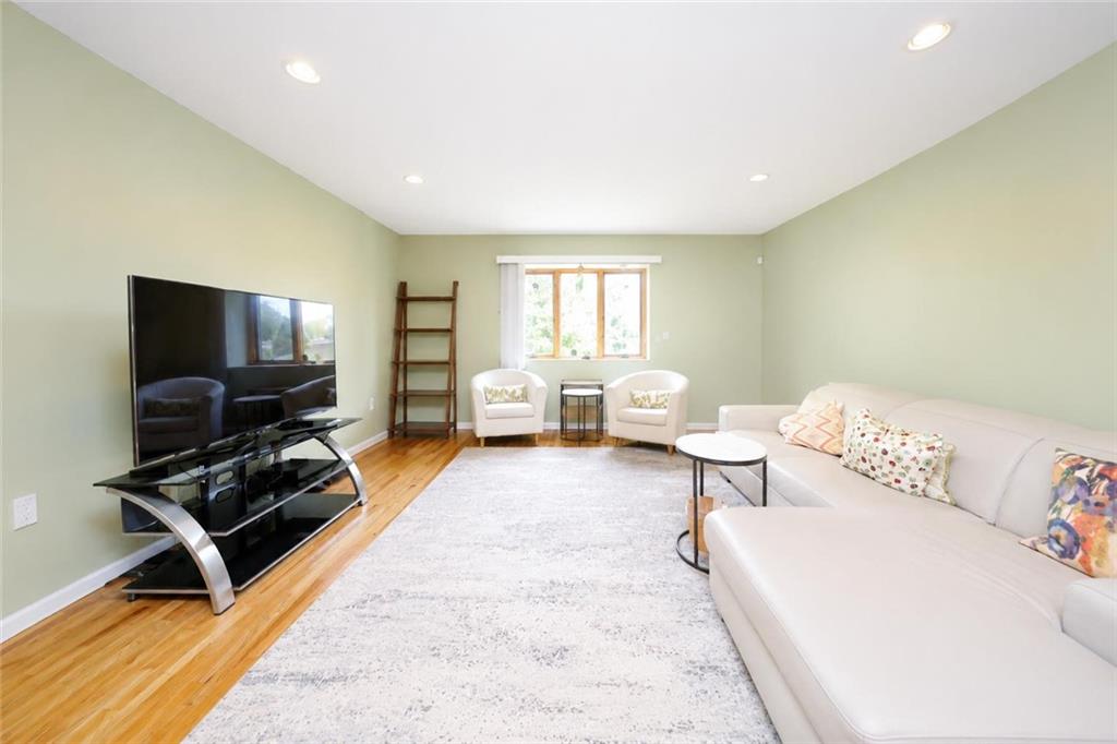 60 Guyon Avenue Oakwood Staten Island NY 10306