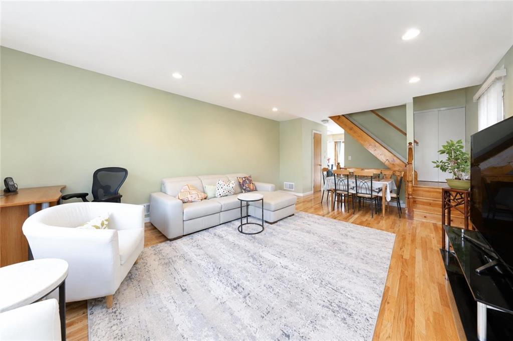 60 Guyon Avenue Oakwood Staten Island NY 10306