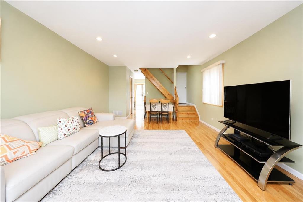 60 Guyon Avenue Oakwood Staten Island NY 10306