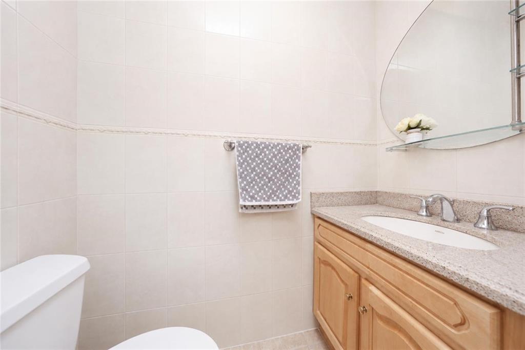 60 Guyon Avenue Oakwood Staten Island NY 10306