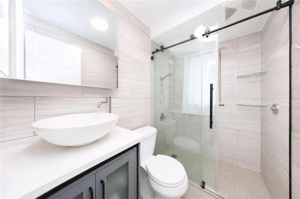 60 Guyon Avenue Oakwood Staten Island NY 10306