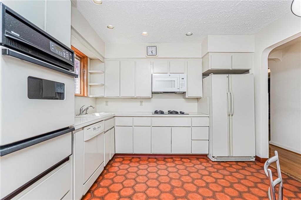 80-07 215th Street Queens Village NY 11427