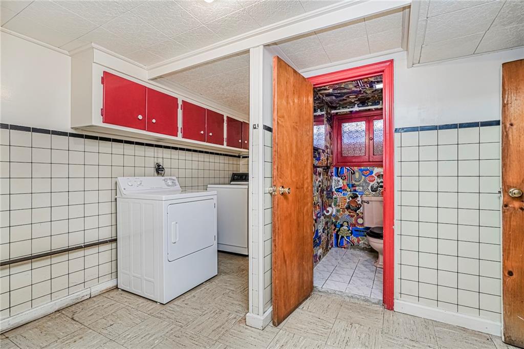 80-07 215th Street Queens Village NY 11427