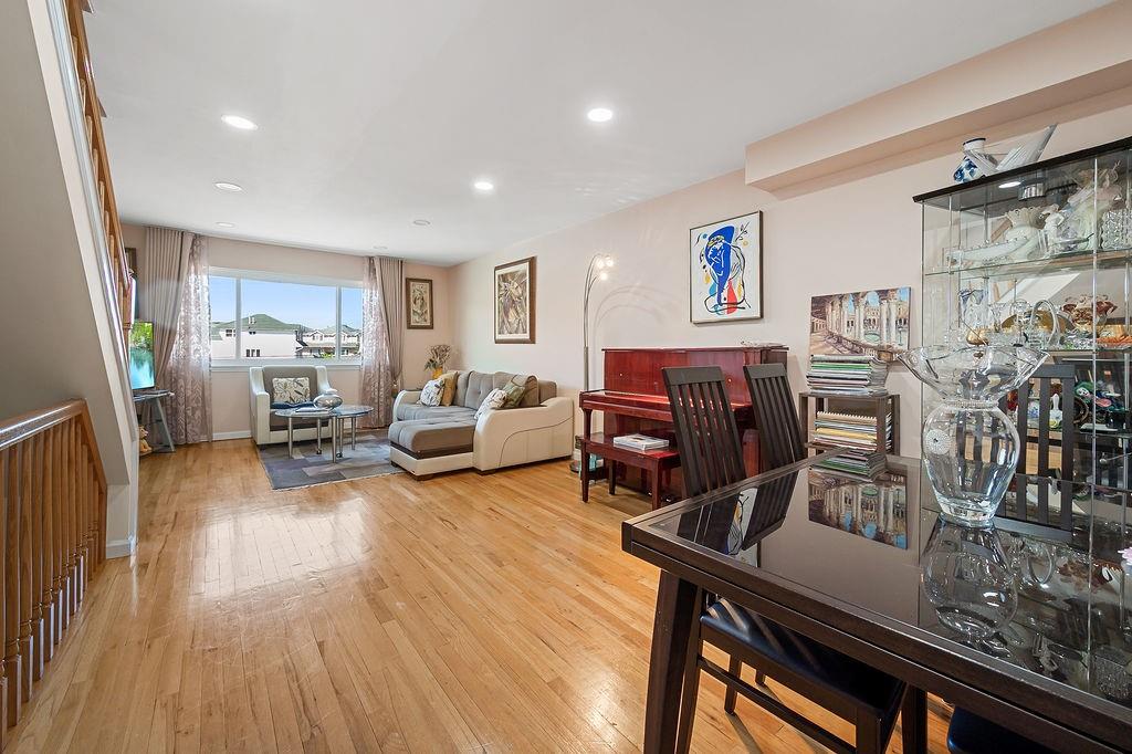47 Seagate Court Arrochar Staten Island NY 10305