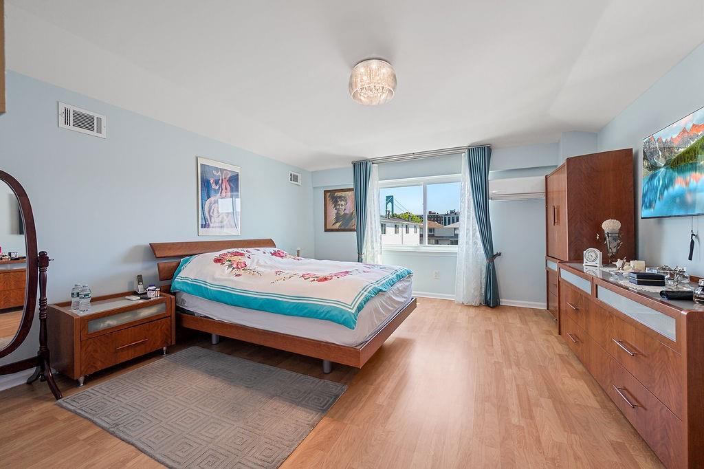 47 Seagate Court Arrochar Staten Island NY 10305