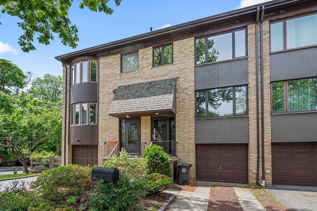 340 Hillbrook Drive Grasmere Staten Island NY 10305