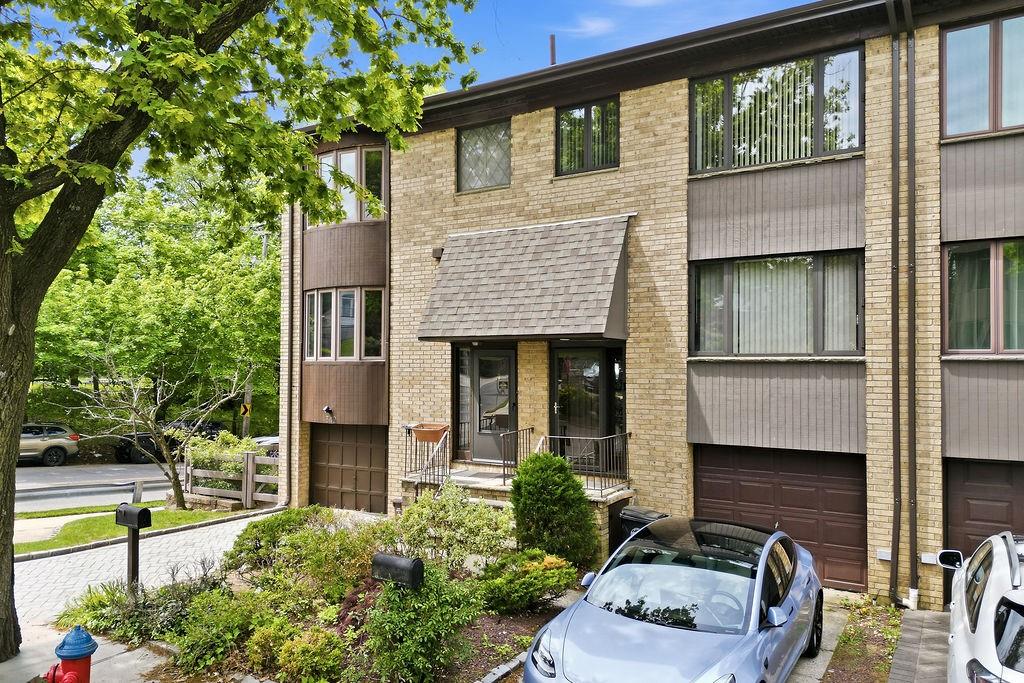 340 Hillbrook Drive Grasmere Staten Island NY 10305