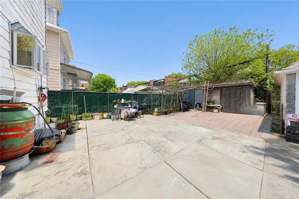 2675 East 27th Street Sheepshead Bay Brooklyn NY 11235