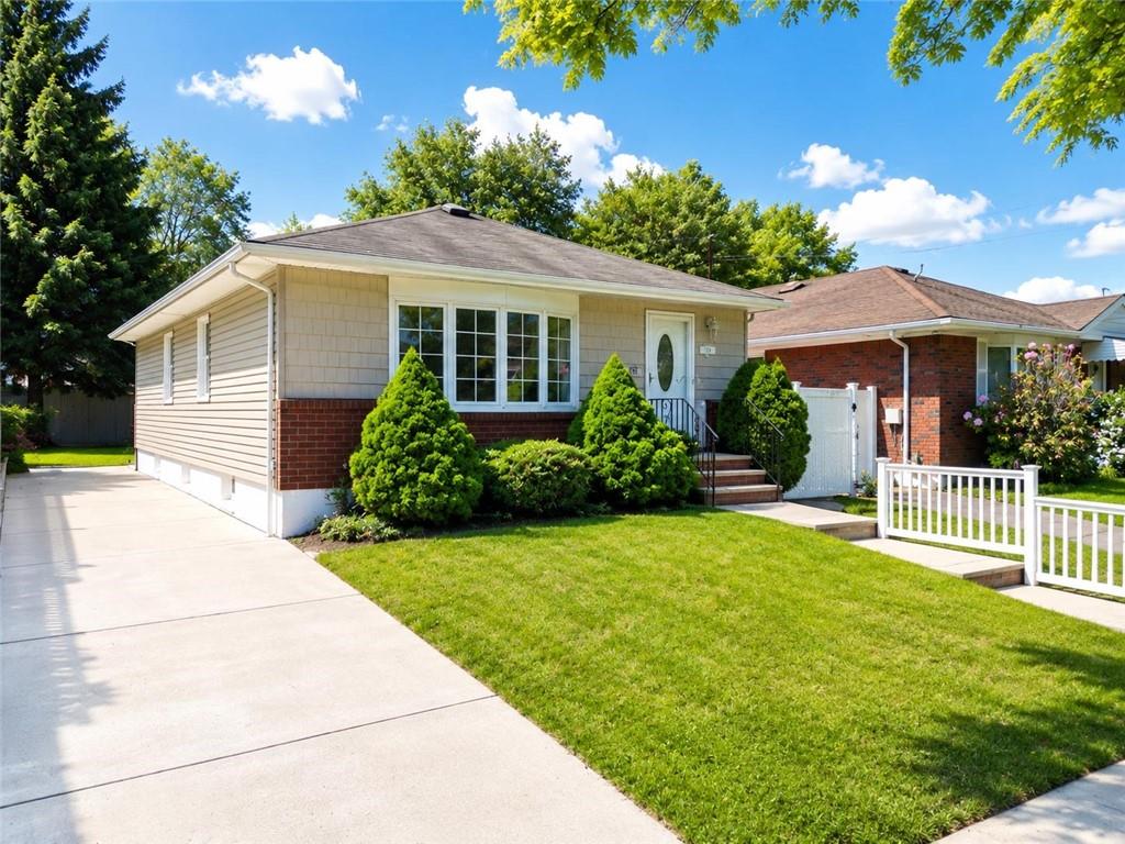 76 Peter Avenue Oakwood Staten Island NY 10306