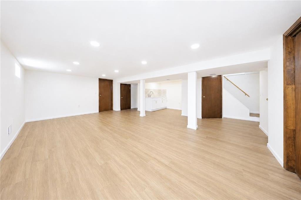76 Peter Avenue Oakwood Staten Island NY 10306