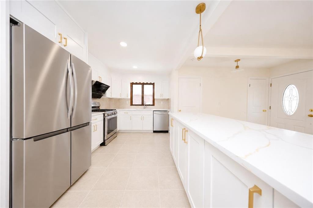 76 Peter Avenue Oakwood Staten Island NY 10306