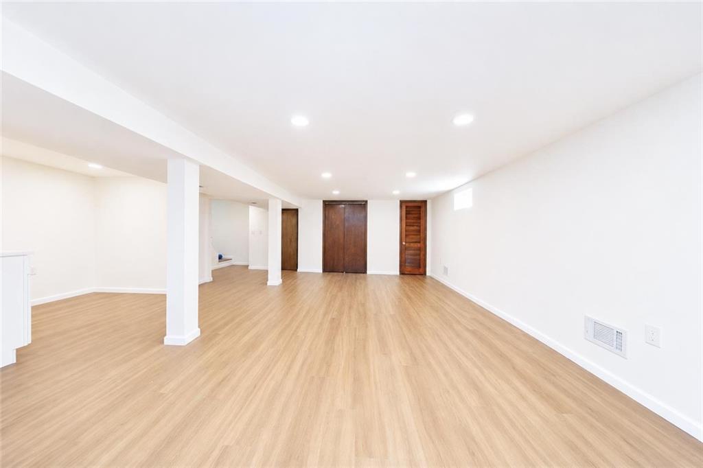 76 Peter Avenue Oakwood Staten Island NY 10306