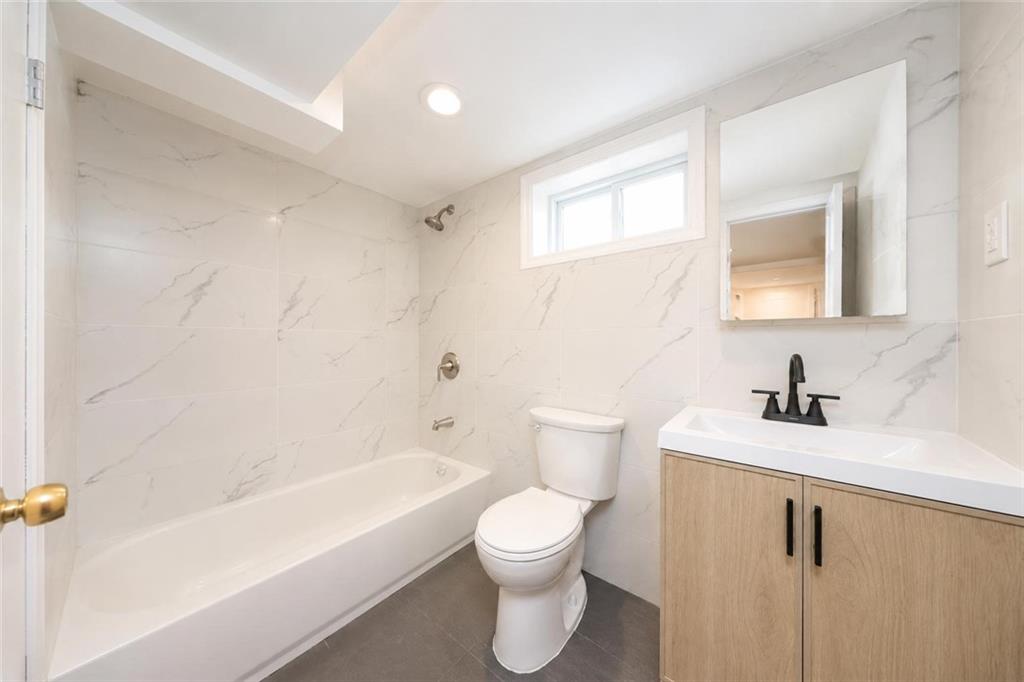 76 Peter Avenue Oakwood Staten Island NY 10306