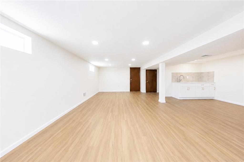 76 Peter Avenue Oakwood Staten Island NY 10306