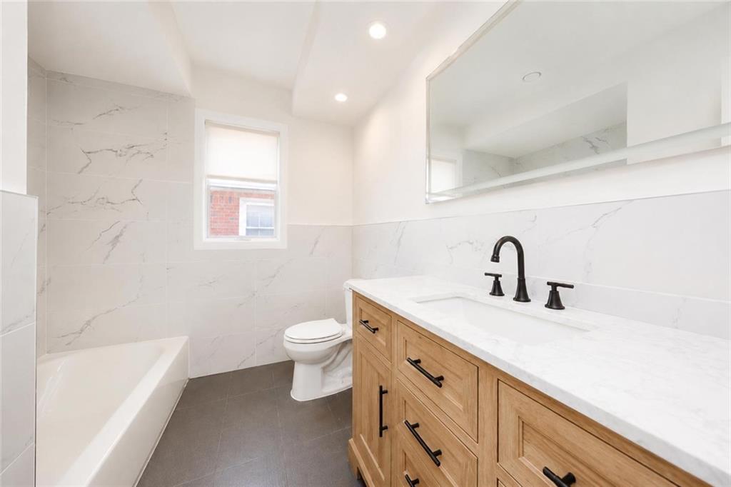76 Peter Avenue Oakwood Staten Island NY 10306