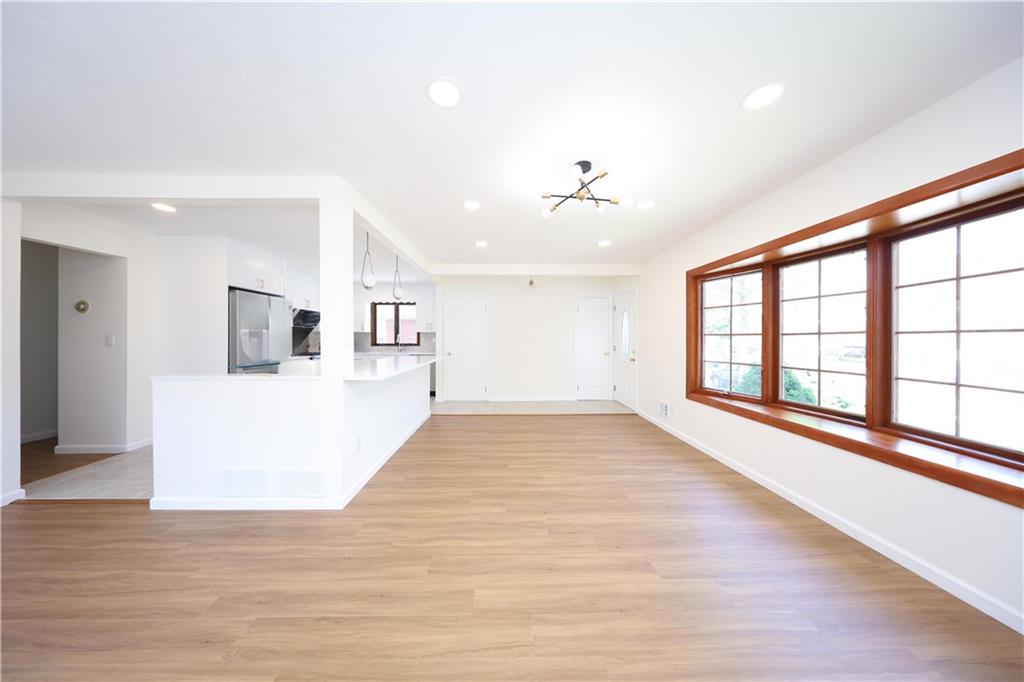 76 Peter Avenue Oakwood Staten Island NY 10306