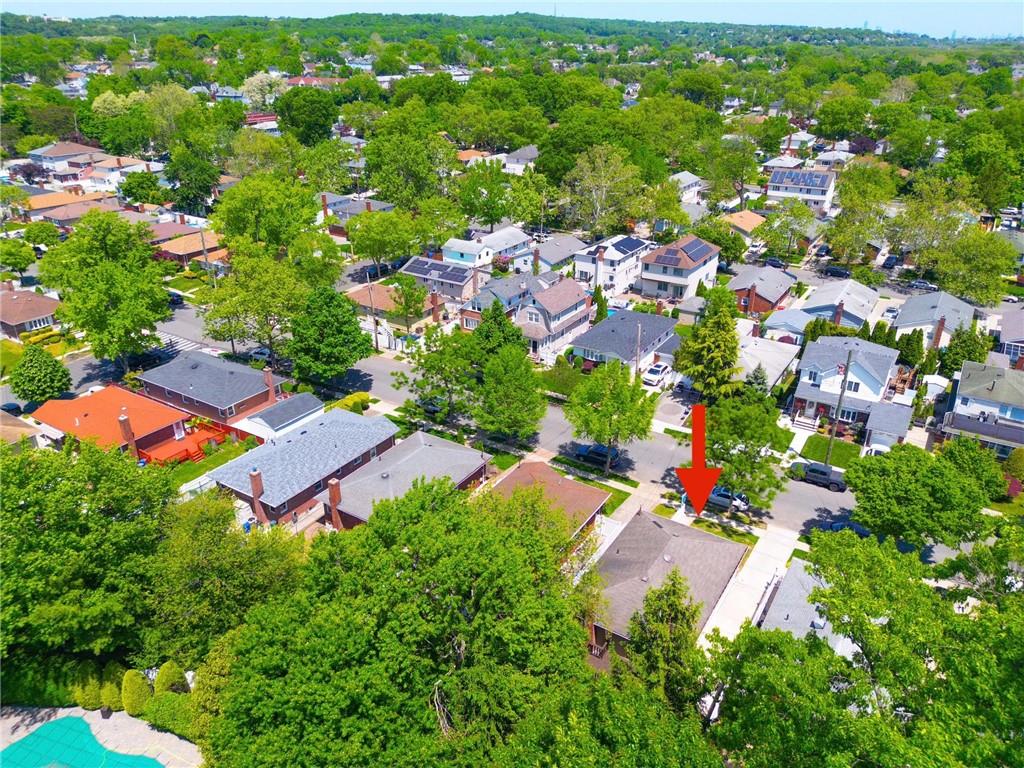 76 Peter Avenue Oakwood Staten Island NY 10306