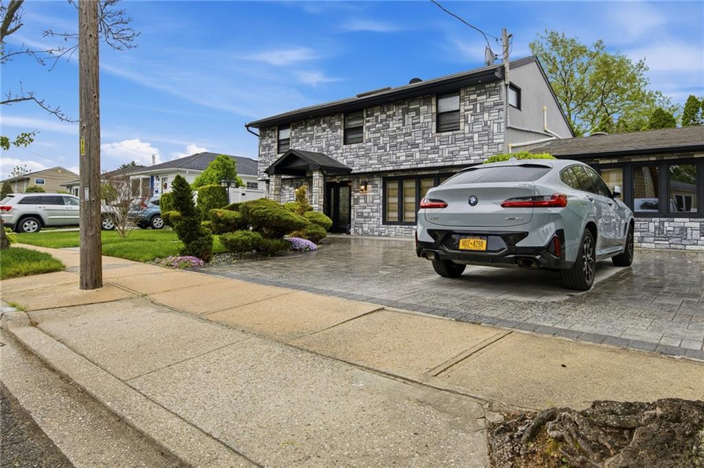 274 North Utica Avenue Out of NYC Massapequa NY 11758