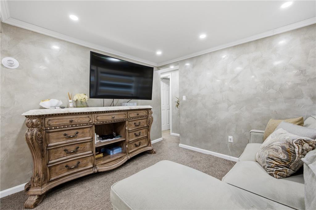 274 North Utica Avenue Out of NYC Massapequa NY 11758