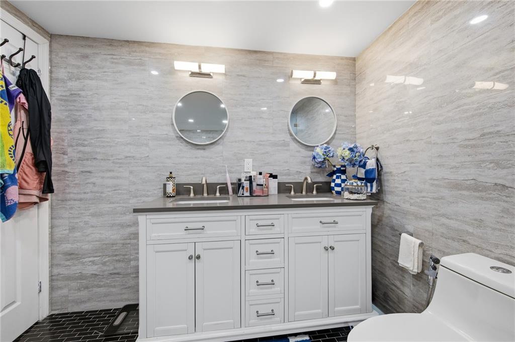 274 North Utica Avenue Out of NYC Massapequa NY 11758