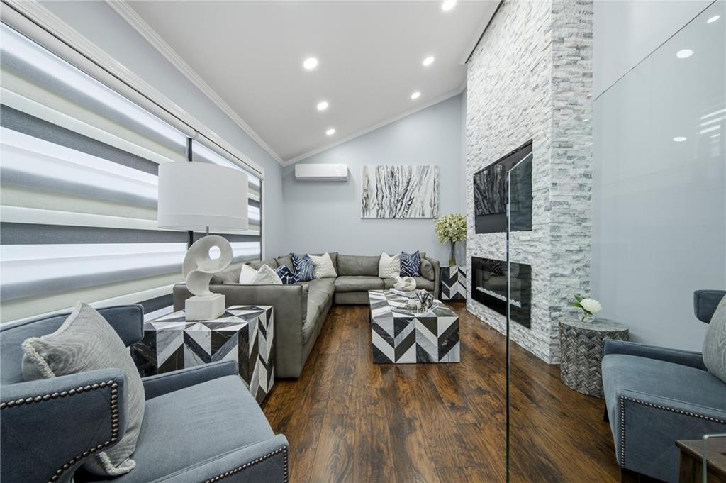 274 North Utica Avenue Out of NYC Massapequa NY 11758