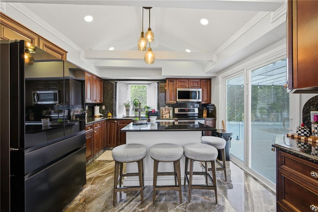 274 North Utica Avenue Out of NYC Massapequa NY 11758