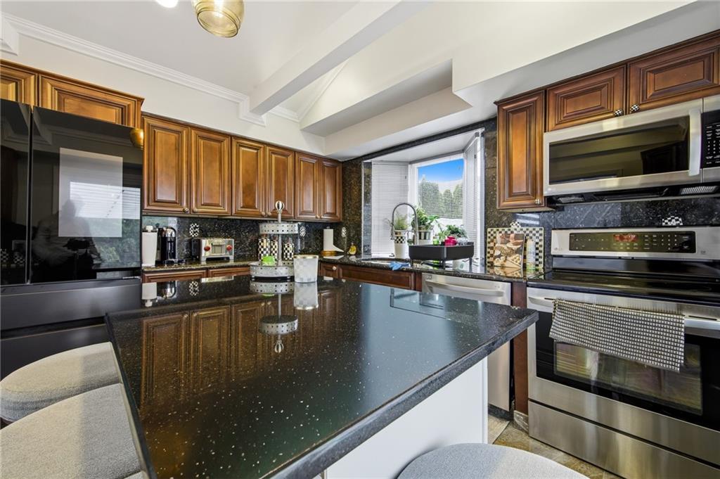 274 North Utica Avenue Out of NYC Massapequa NY 11758