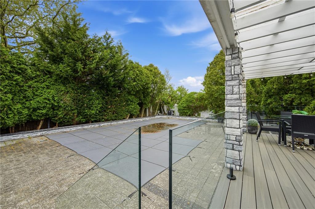 274 North Utica Avenue Out of NYC Massapequa NY 11758