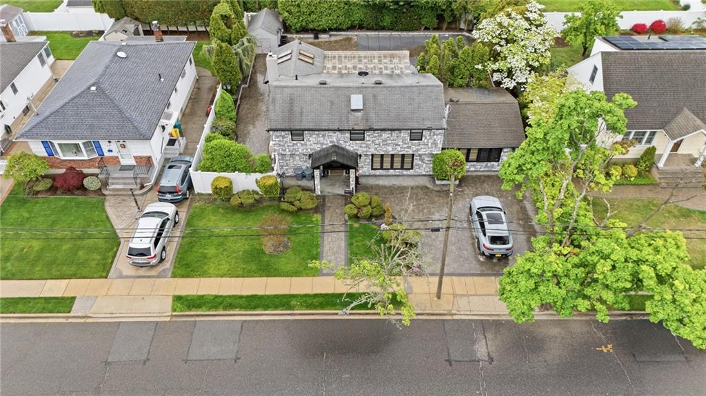 274 North Utica Avenue Out of NYC Massapequa NY 11758