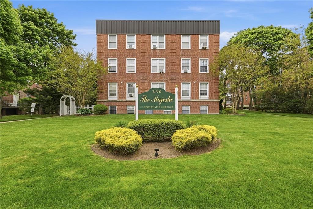 230 Central Avenue Out of NYC Lawrence NY 11559
