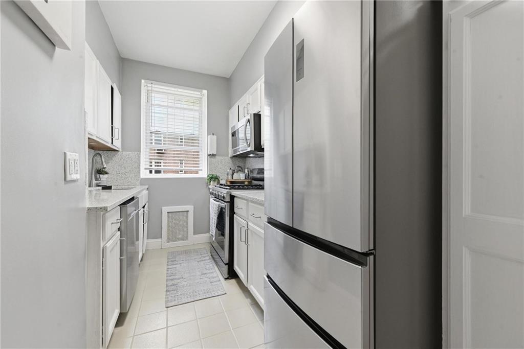 230 Central Avenue Out of NYC Lawrence NY 11559