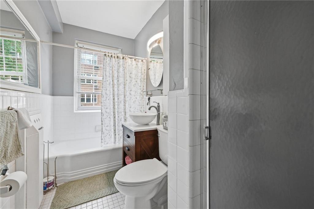 230 Central Avenue Out of NYC Lawrence NY 11559