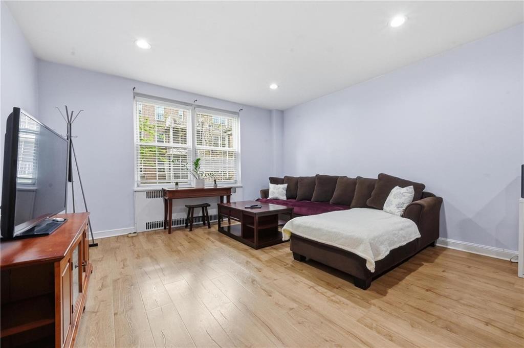 230 Central Avenue Out of NYC Lawrence NY 11559