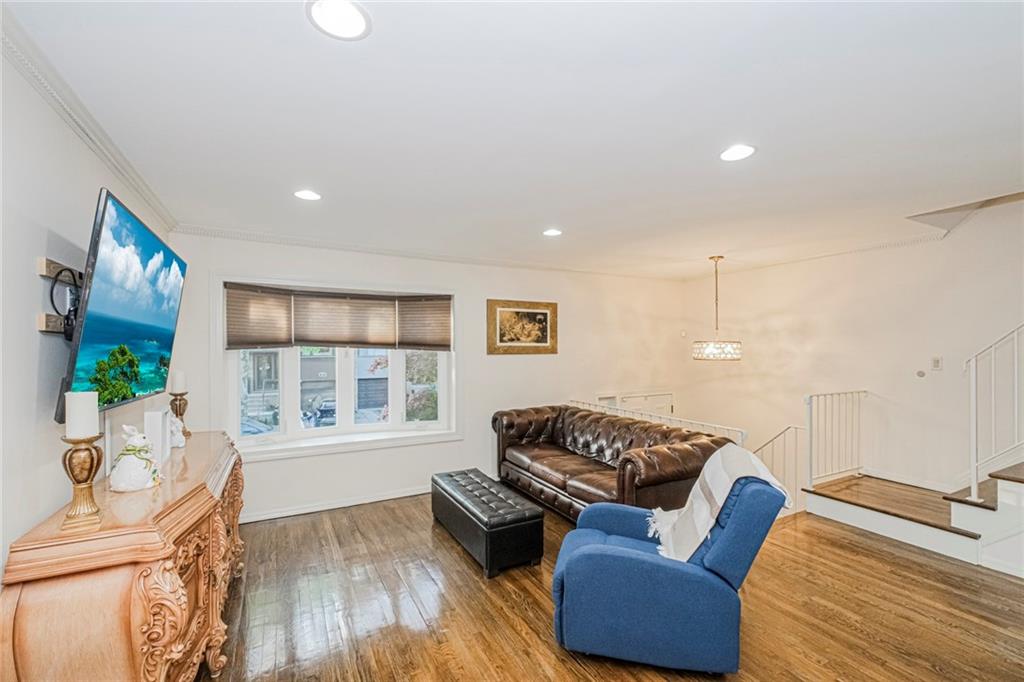 46 Claradon Lane Grasmere Staten Island NY 10305