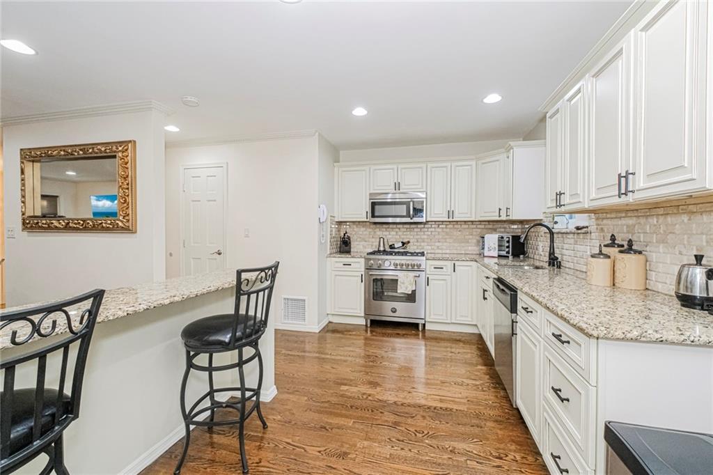 46 Claradon Lane Grasmere Staten Island NY 10305