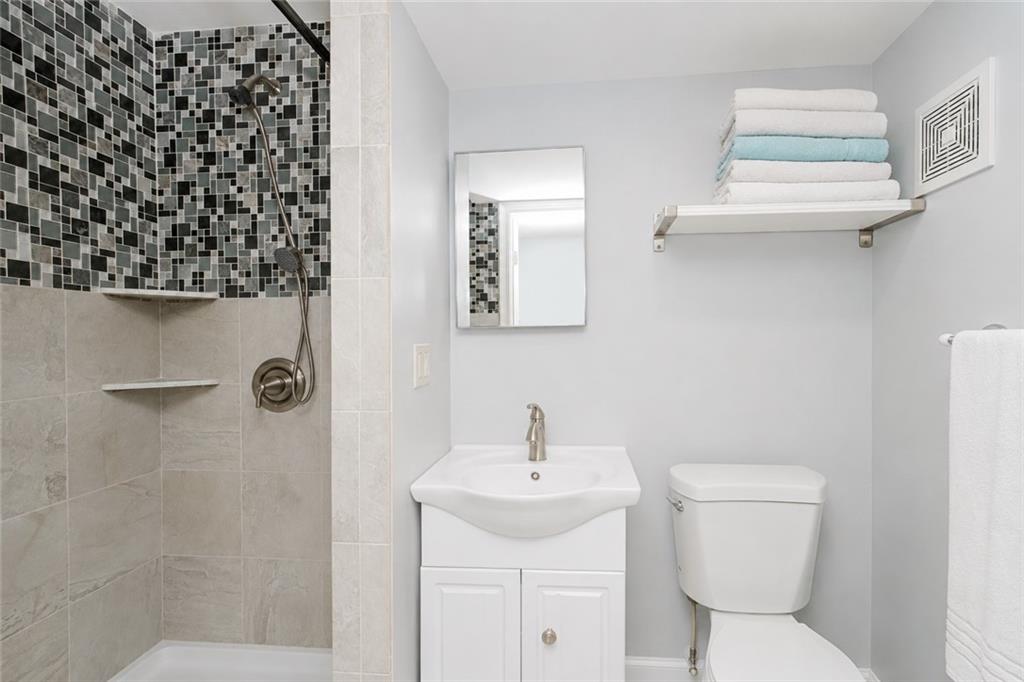 46 Claradon Lane Grasmere Staten Island NY 10305