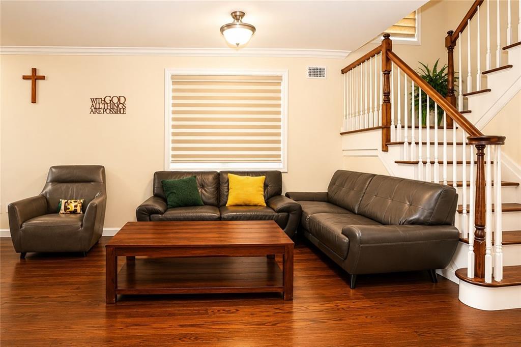 23 Jade Court Pleasant Plains Staten Island NY 10309