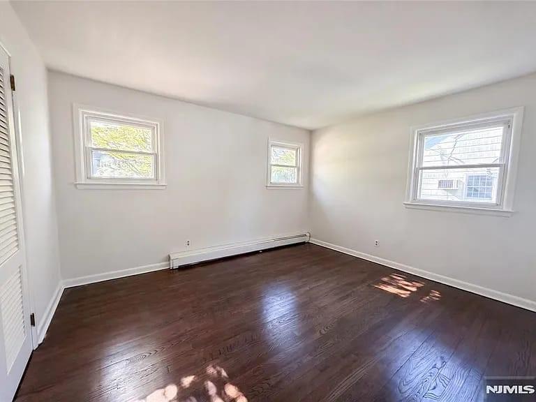 1 River rd Drive Jersey City Brooklyn NJ 00000