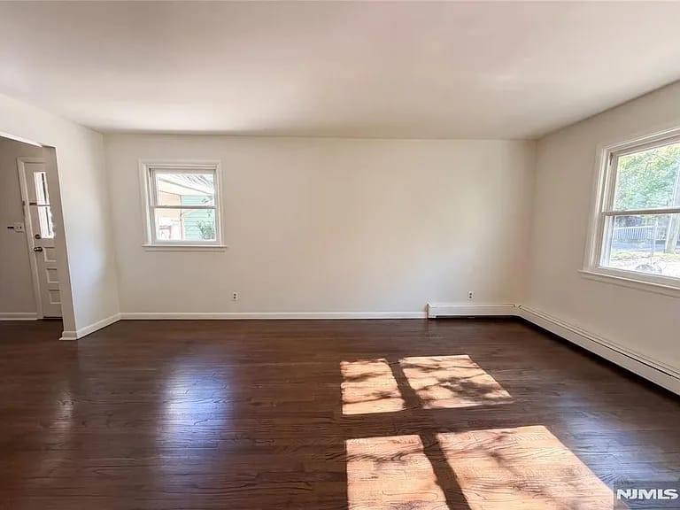 1 River rd Drive Jersey City Brooklyn NJ 00000