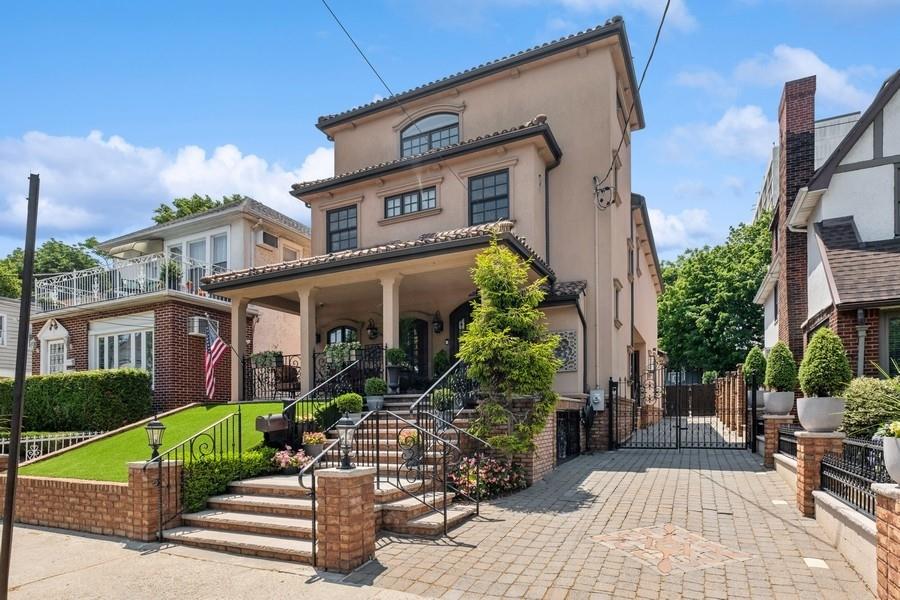 82 89th Street Bay Ridge Brooklyn NY 11209