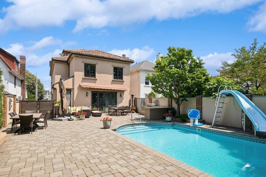 82 89th Street Bay Ridge Brooklyn NY 11209