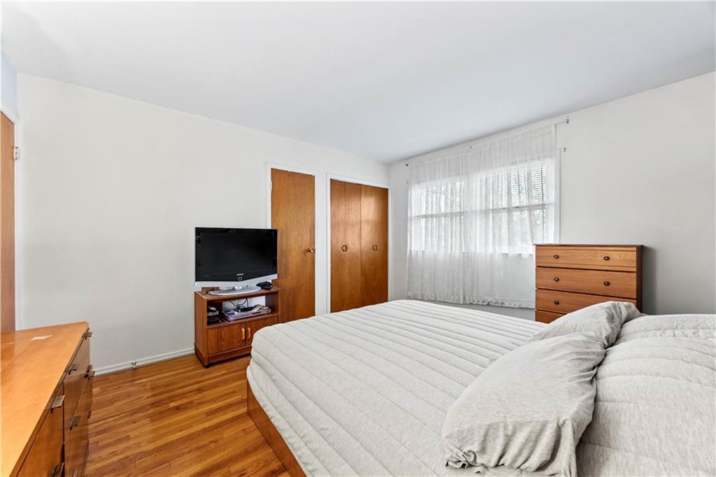 56 East Broadway Oakwood Staten Island NY 10306