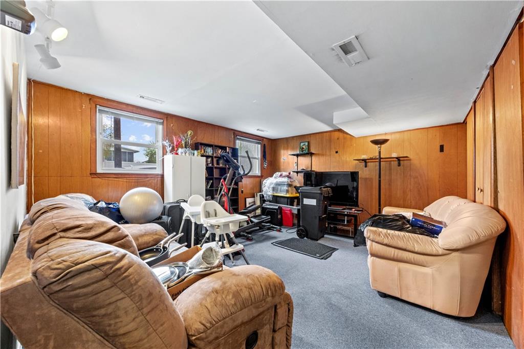 56 East Broadway Oakwood Staten Island NY 10306