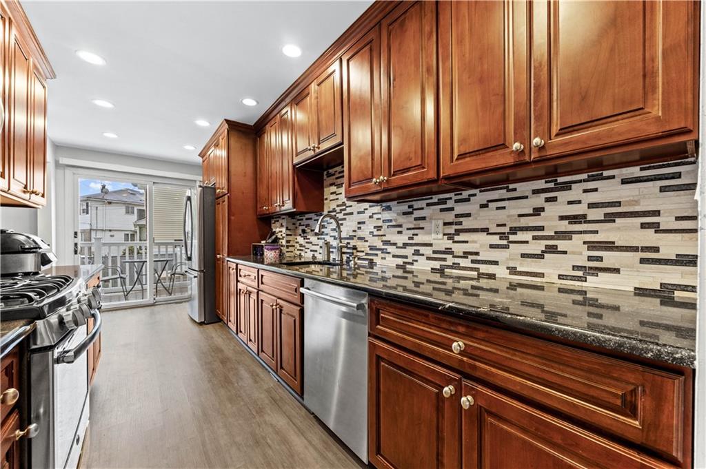 56 East Broadway Oakwood Staten Island NY 10306