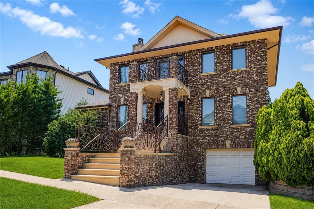 14 WALNUT Place Oakwood Brooklyn NY 10306