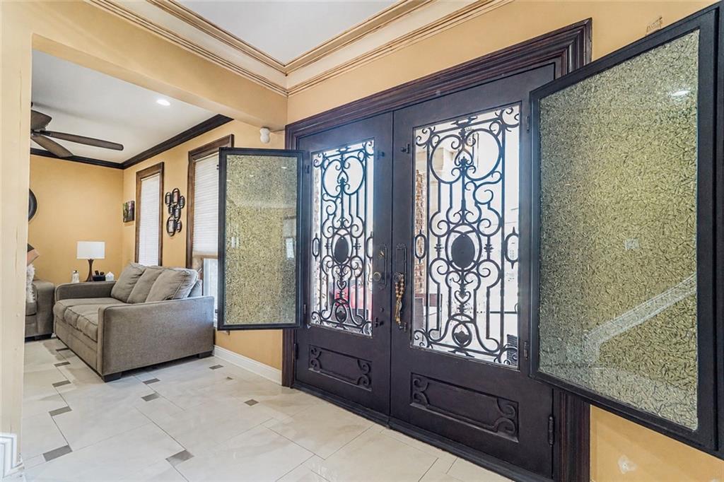 14 WALNUT Place Oakwood Brooklyn NY 10306