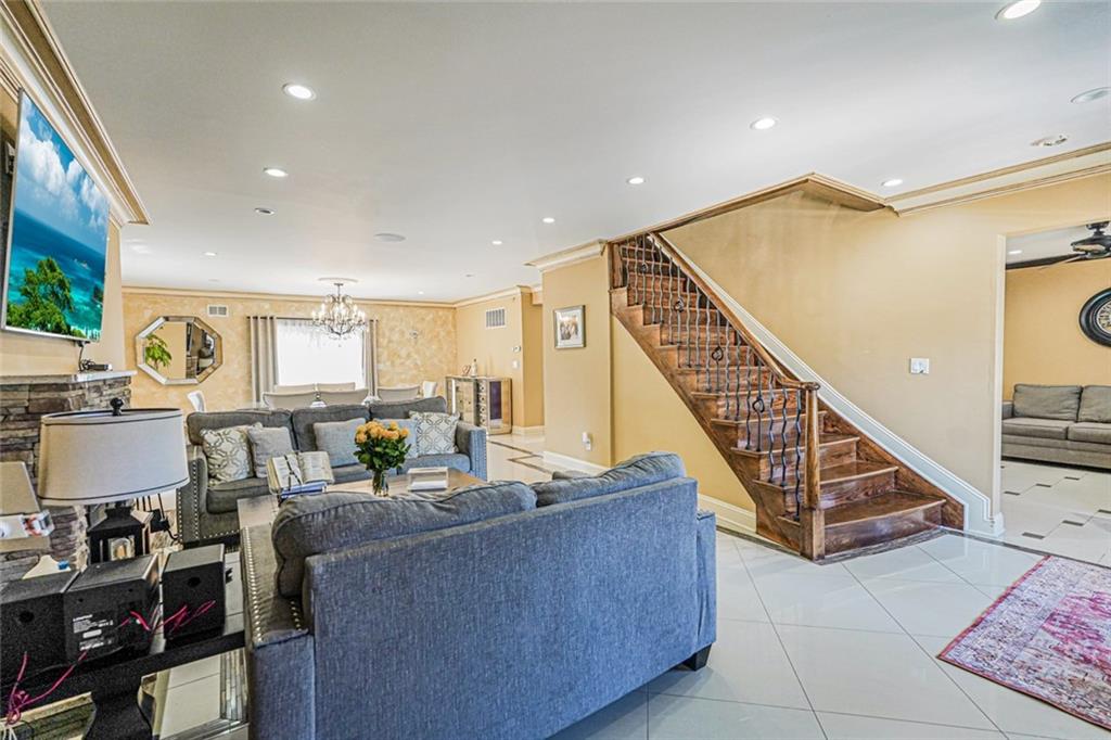 14 WALNUT Place Oakwood Brooklyn NY 10306