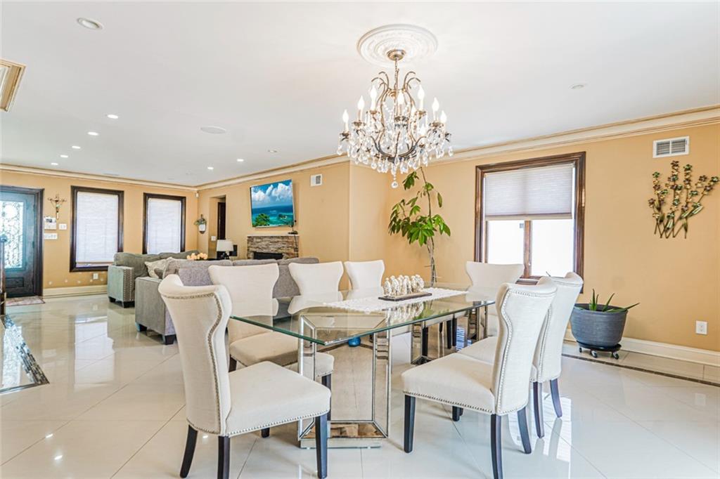 14 WALNUT Place Oakwood Brooklyn NY 10306